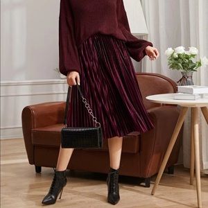 Burgundy Solid Pleated Skirt